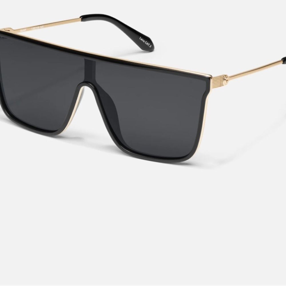 Quay Australia Black Gradient Sunglasses - Picture 2 of 15